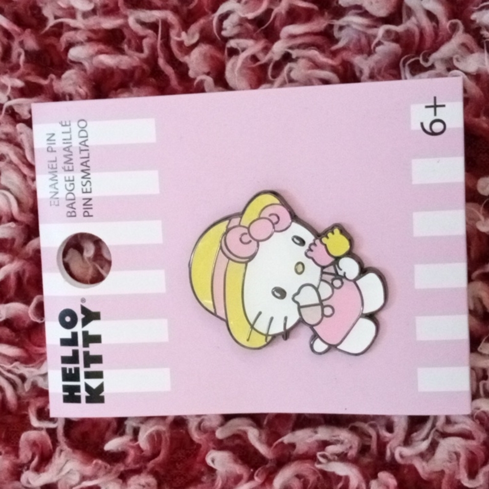 Hello kitty pin